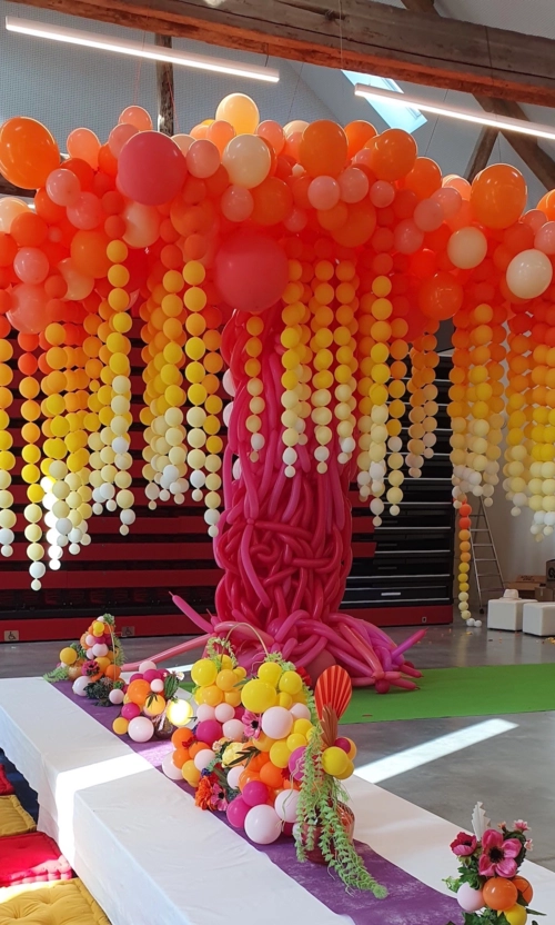 Arbres XXL en ballons  sur le thème de la Coachella