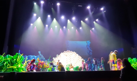 Décor de scène en ballons pour le casino de Paris